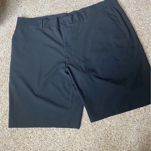 Men’s shorts, 2 slash pockets in front, 2 back pockets. Black, lightweight.